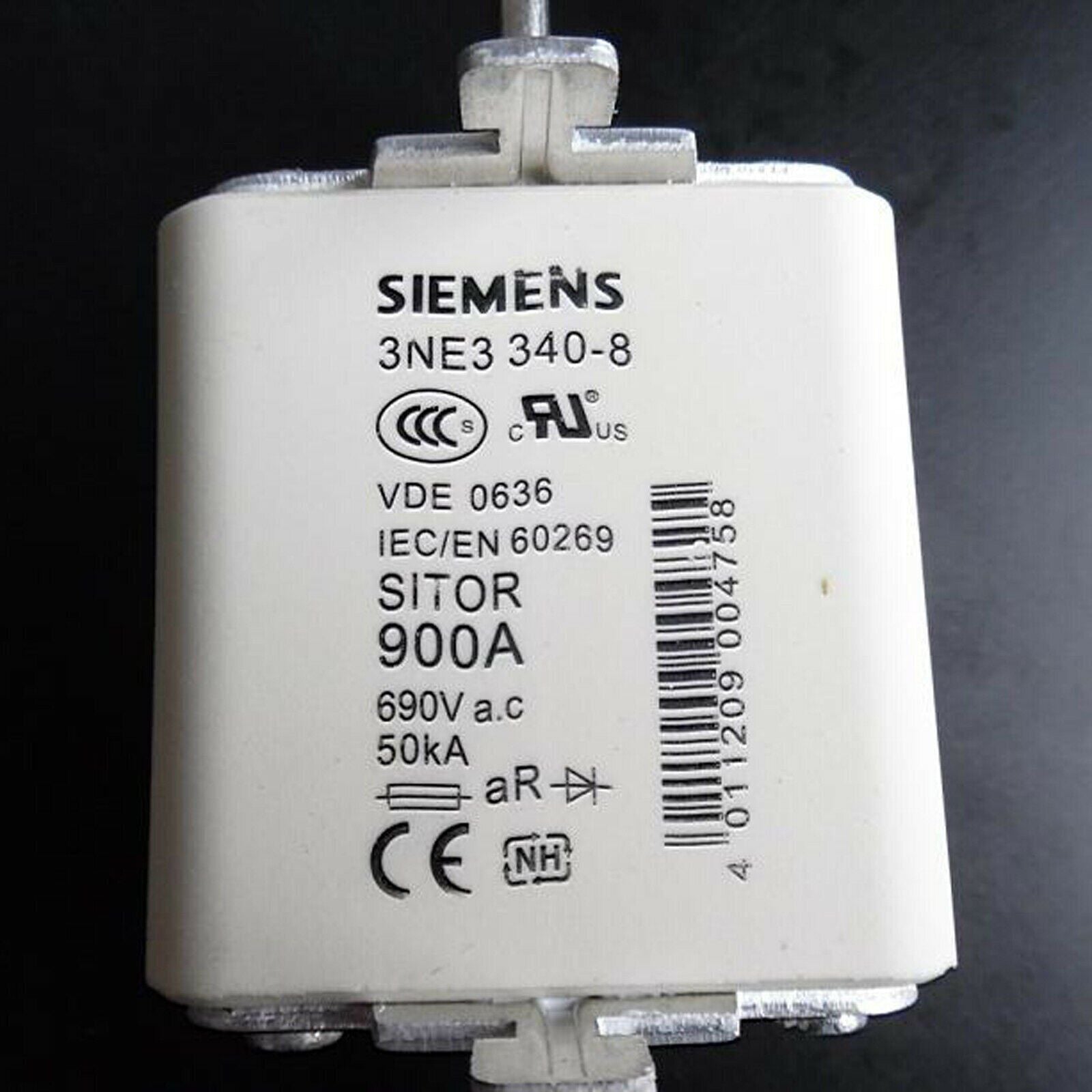new 3PC/BOX  Siemens fuse 3NE3340-8 900A 1000V 1 year