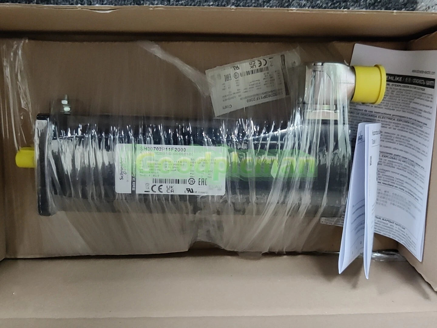 1PC SH30702P11F2000 servo motor SH30702P11F2000 ping