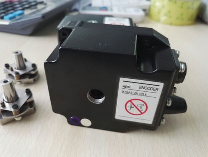 new 1PC  Yaskawa UTSAE-B17CLE Servo Encoder UTSAEB17CLE In Box ping