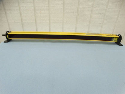 BANNER SLSCR30-600Q8 SAFETY CURTAIN LIGHT RECEIVER (63260 - USED) - BANNER