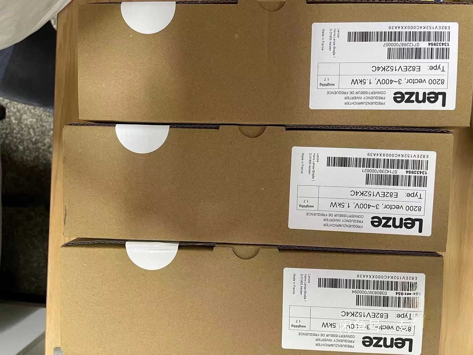 new Lenze E82EV152K4C Inverter Drive 152kW 400V 50Hz PWM 1200A 92% efficient 65dB noise - LENZE