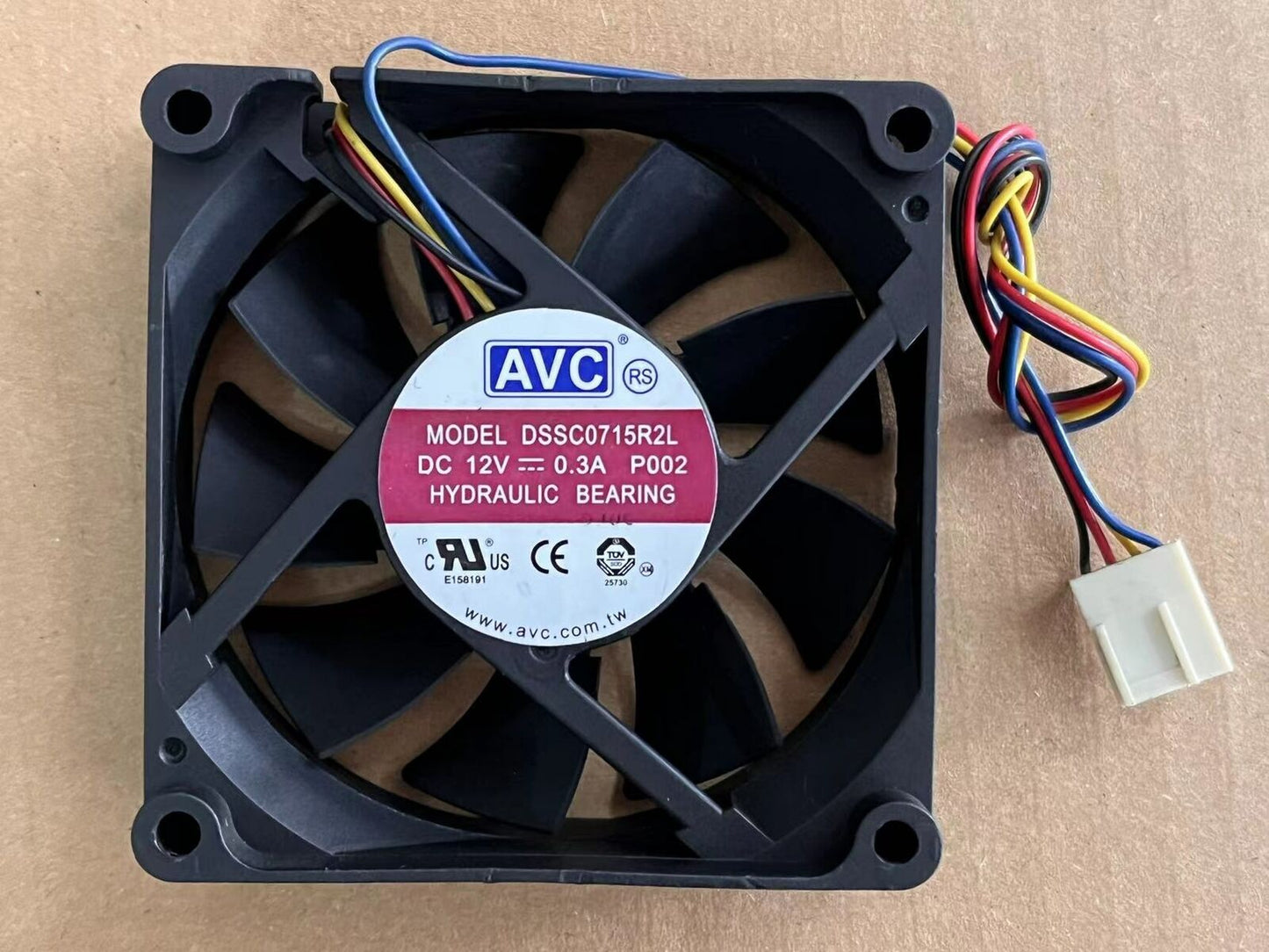 new AVC DSSC0715R2L 12V 0.3A 7020 7cm 4-wire PWM intelligent temperature control CPU