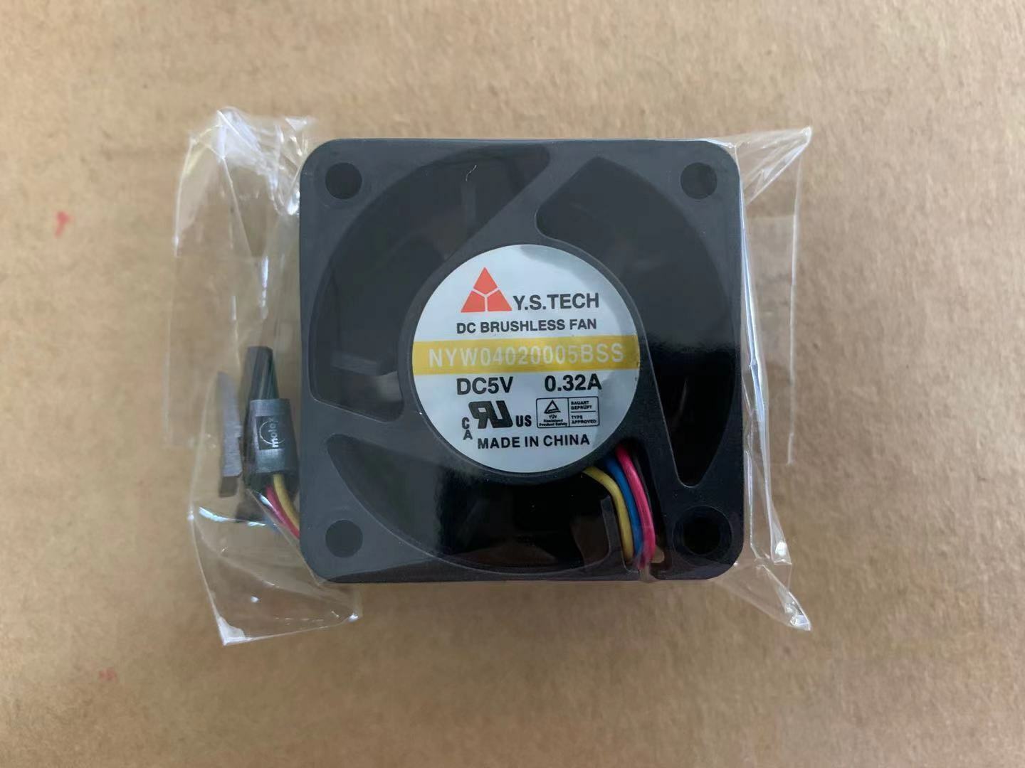new 1pcs Y.S.TECH NYW04020005BSS 4020 4CM 5V 0.32A 4-wire PWM cooling fan