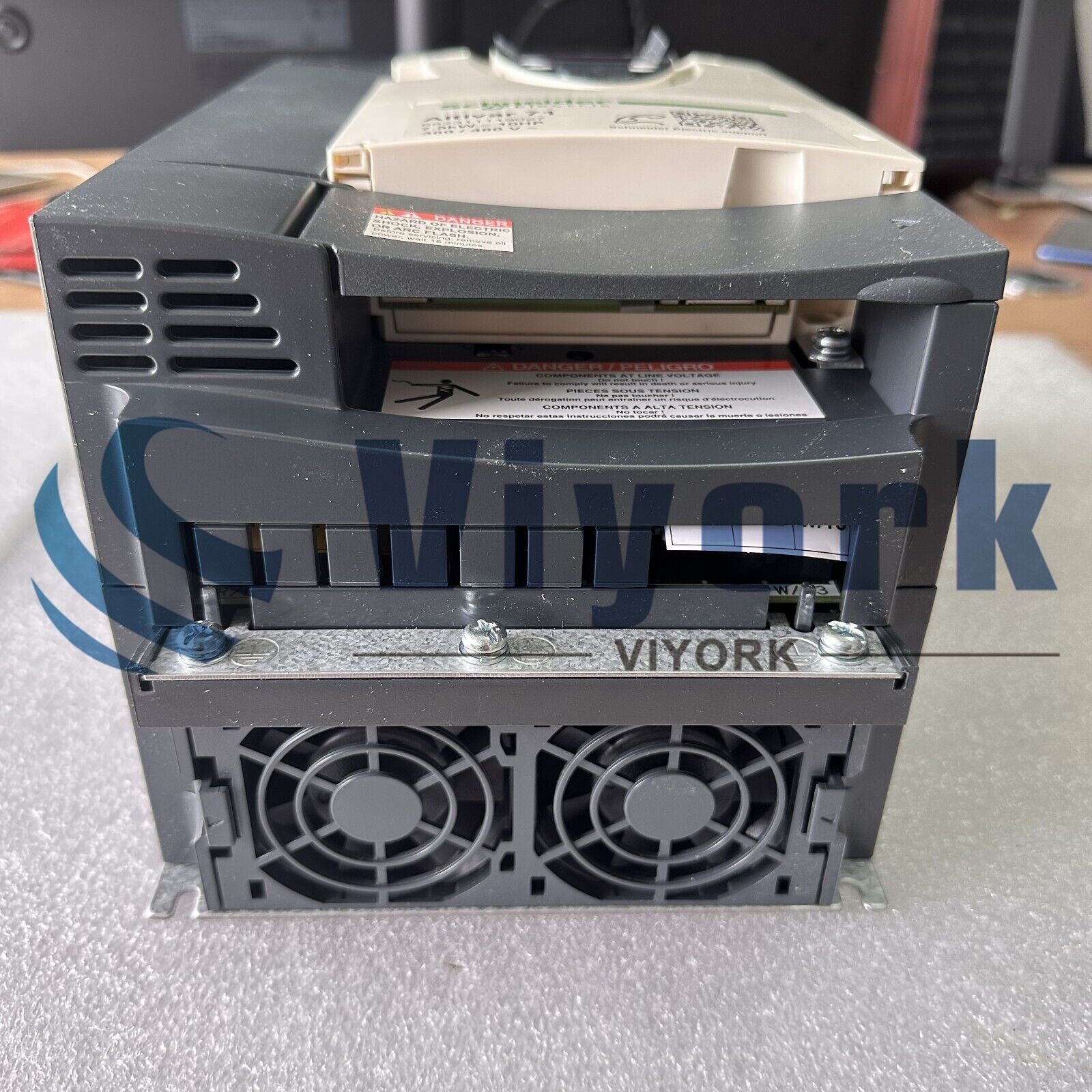 new Schneider ATV71HU75N4Z VARIABLE SPEED DRIVE ALTIVAR 71 480VAC 7.5KW 10HP - SCHNEIDER