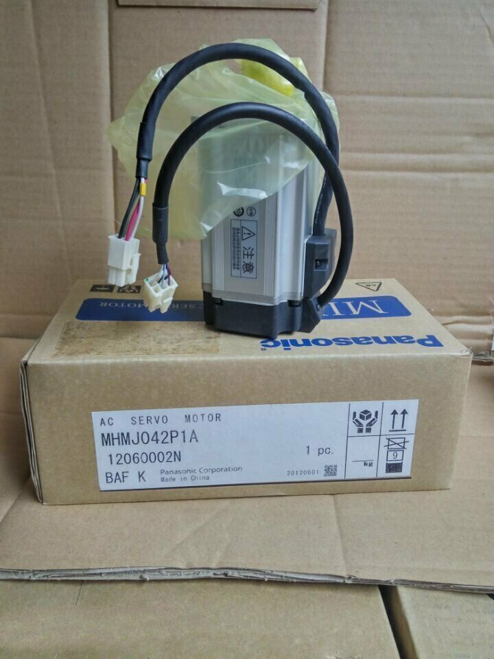 Panasonic AC Servo Motor MHMJ042P1A - PANASONIC