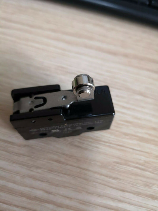 1PC  Moujen MJ2-1704-F MJ21704F Limit Switch Free Shipping