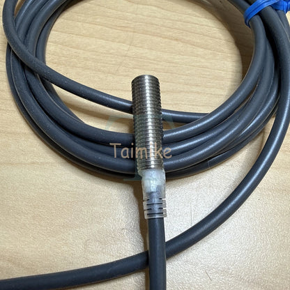 ! Omron E2E-X2D1-N Proximity Sensor Prox 13722M