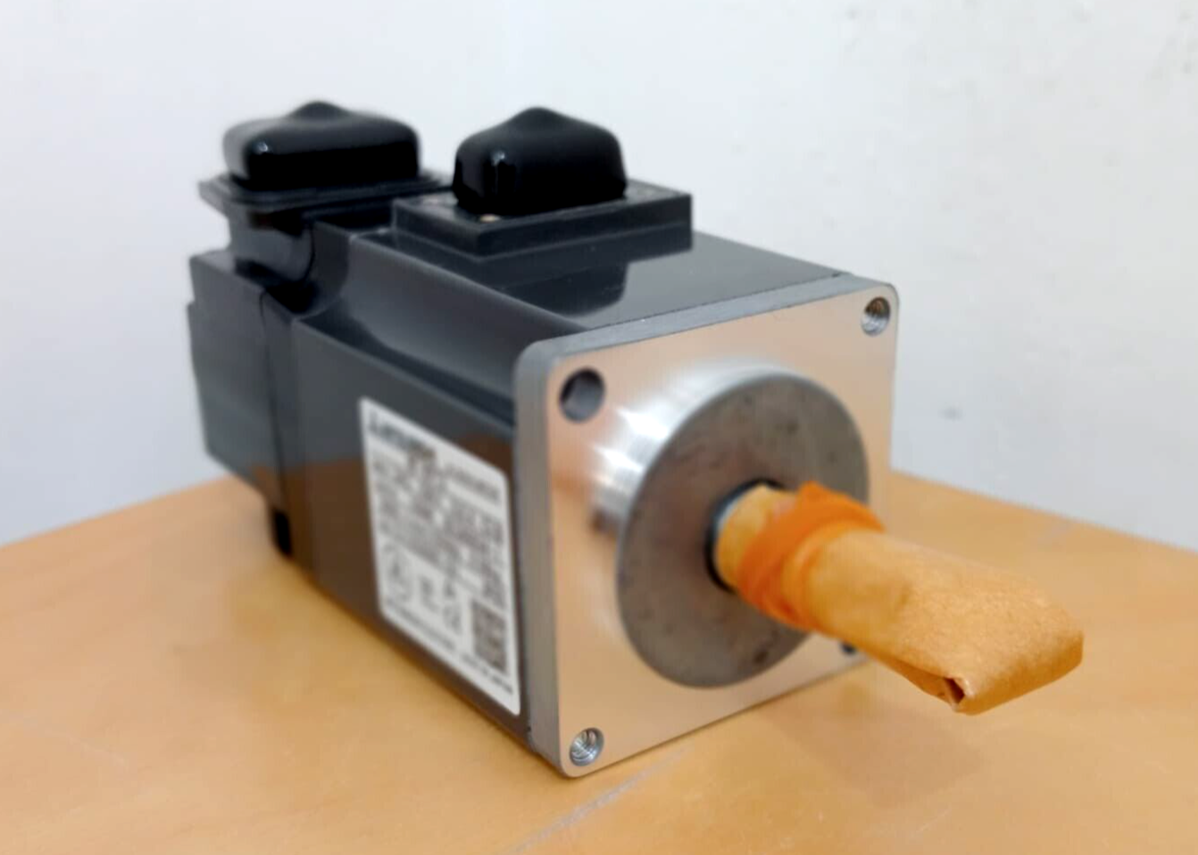 MITSUBISHI Electric HF-KP13 AC Servo Motor - MITSUBISHI ELECTRIC