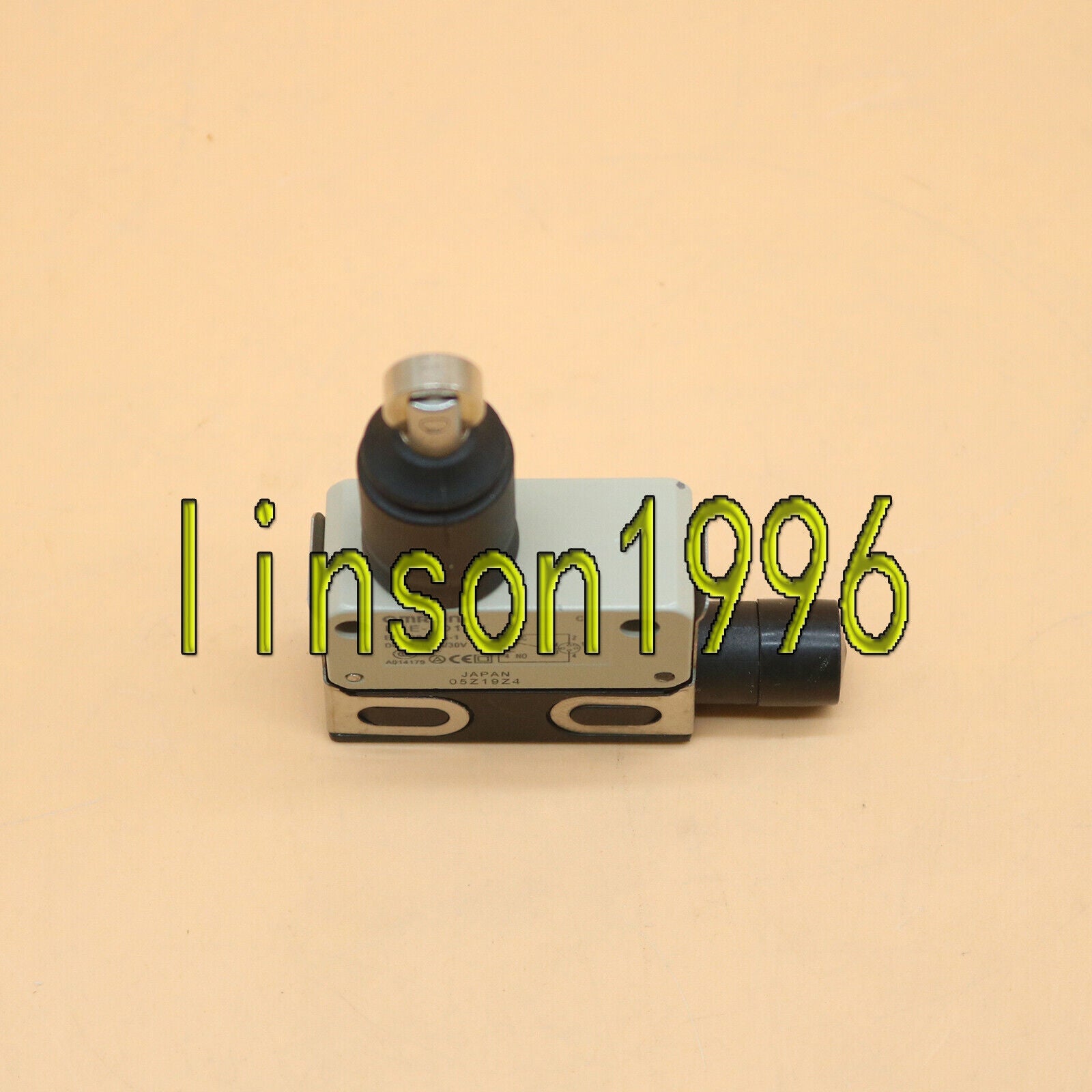 Omron D4E-1D10N Limit Switch - OMRON