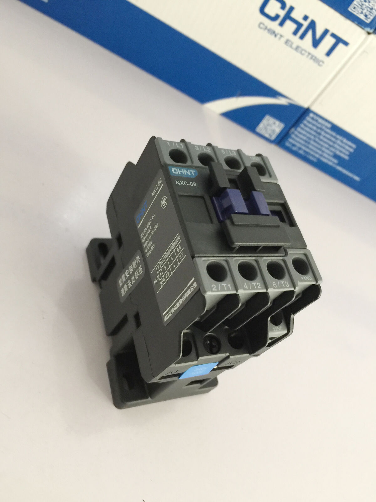 new 1PCS  For Chint AC Contactor NXC-09 220V Chint