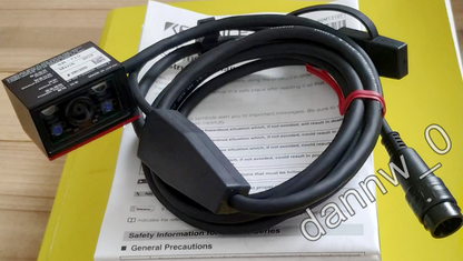 KEYENCE SR-710 Barcode Reader Fast - KEYENCE