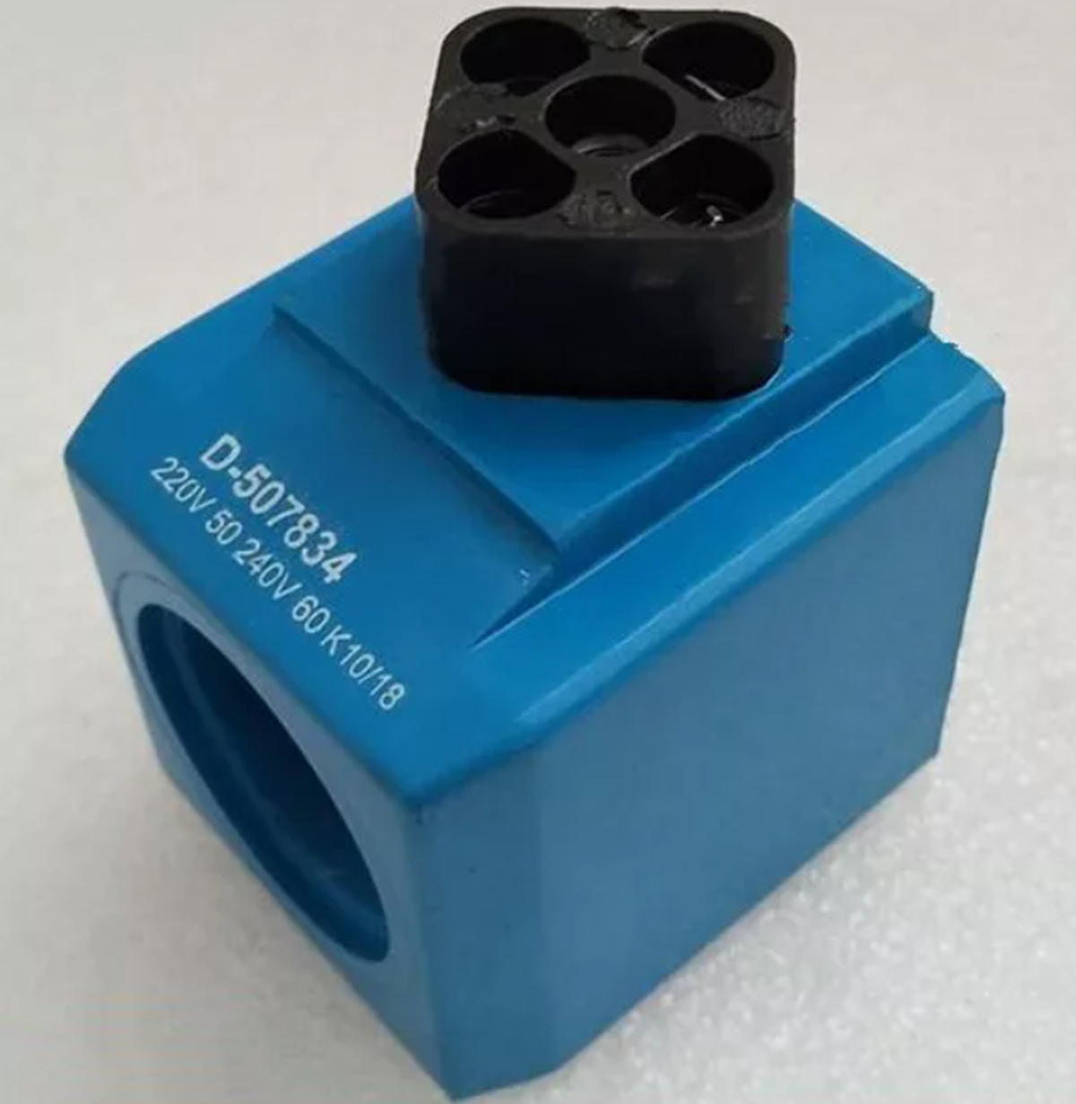Eaton Vickers D-507834 Solenoid Coil Valve in Box - EATON VICKERS