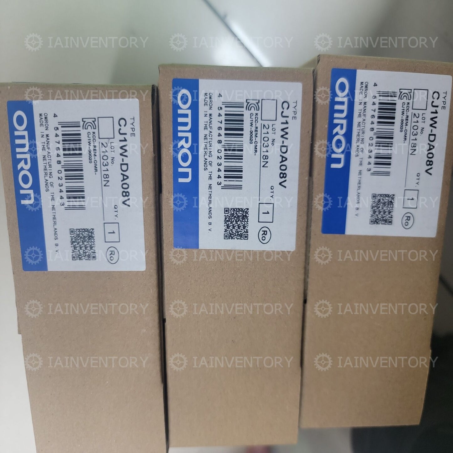 Omron CJ1W-DA08V - OMRON