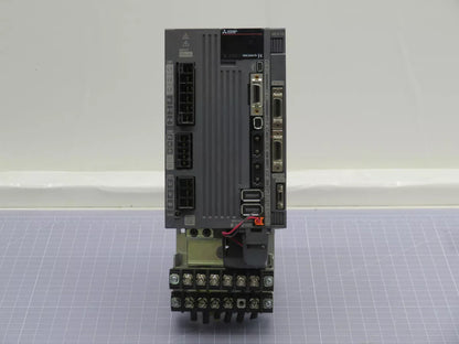 Mitsubishi MR-J4-200B-RJ020 Servo Drive New - MITSUBISHI