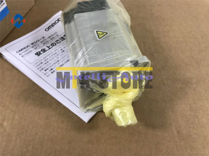 1pcs Omron R88M-K40030L-S2 servo motor