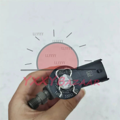 Bosch Fuel Injector 0445110777 for Kubota V1803 V2403 Engine KX040-4 1J801-53052