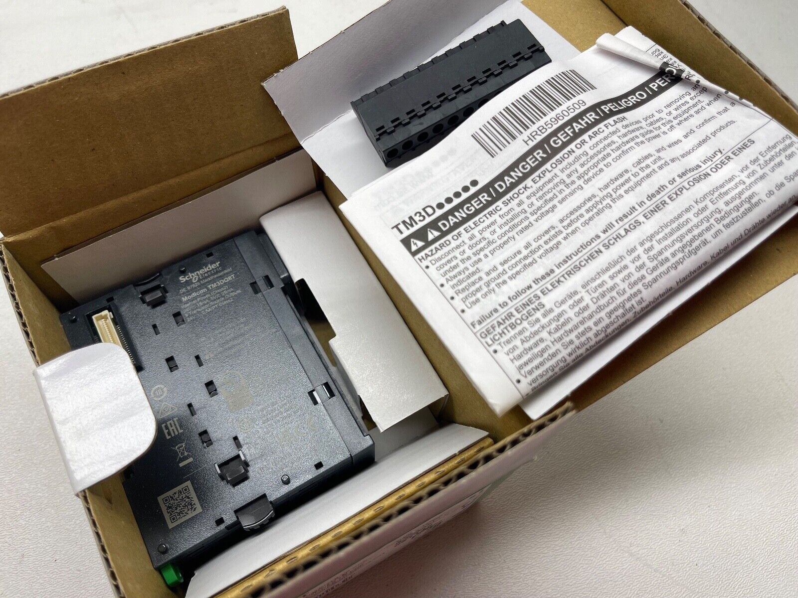 Schneider TM3DQ8T Discrete Output Module, Modicon TM3, 8 Outputs Transistor PNP - SCHNEIDER