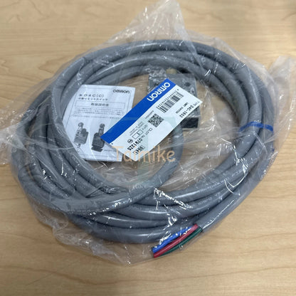 ! Omron D4C-1602 Compact Limit Switch Roller Plunger