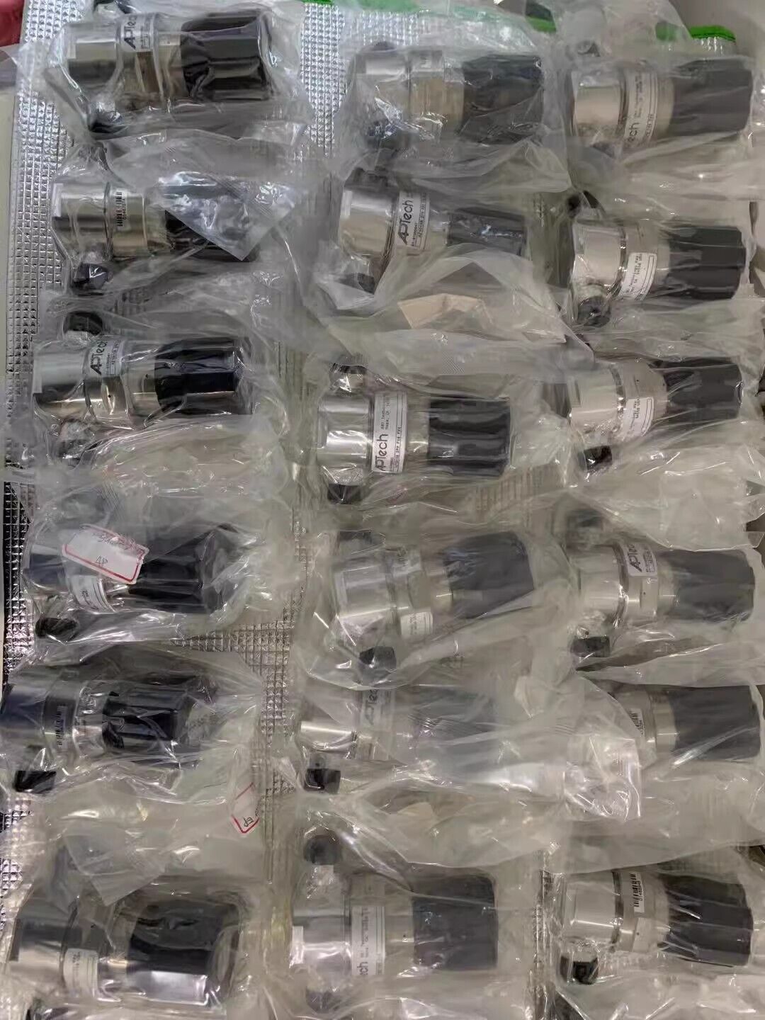 new 1pcs Aptech Pressure Reducing Valve AZ1015S 2PW FV4 FV4 HF - APTECH