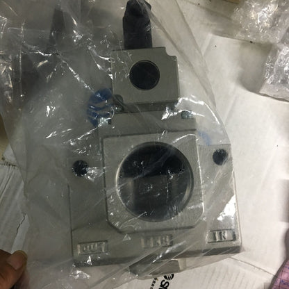 1PC SMC VP3185-125DB Three-Way Solenoid Valve - SMC