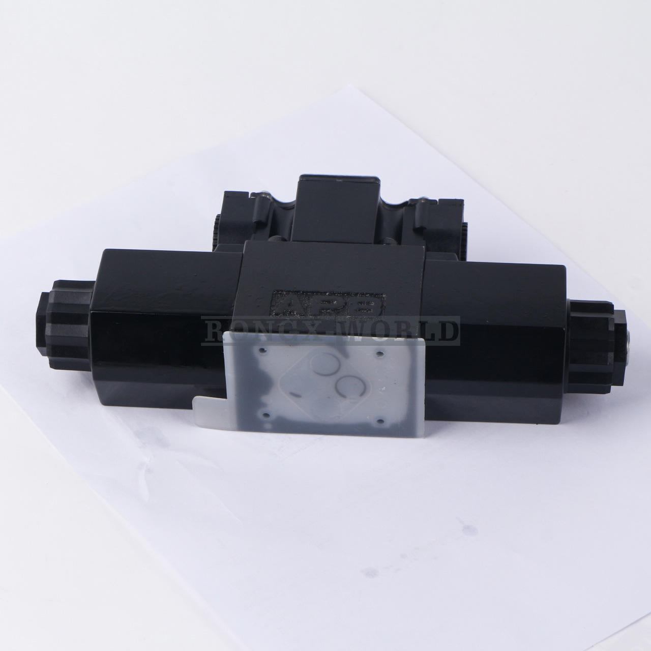 New-in-Box hydraulic solenoid valve SWH-G02-C6-D24-10 - NORTHMAN