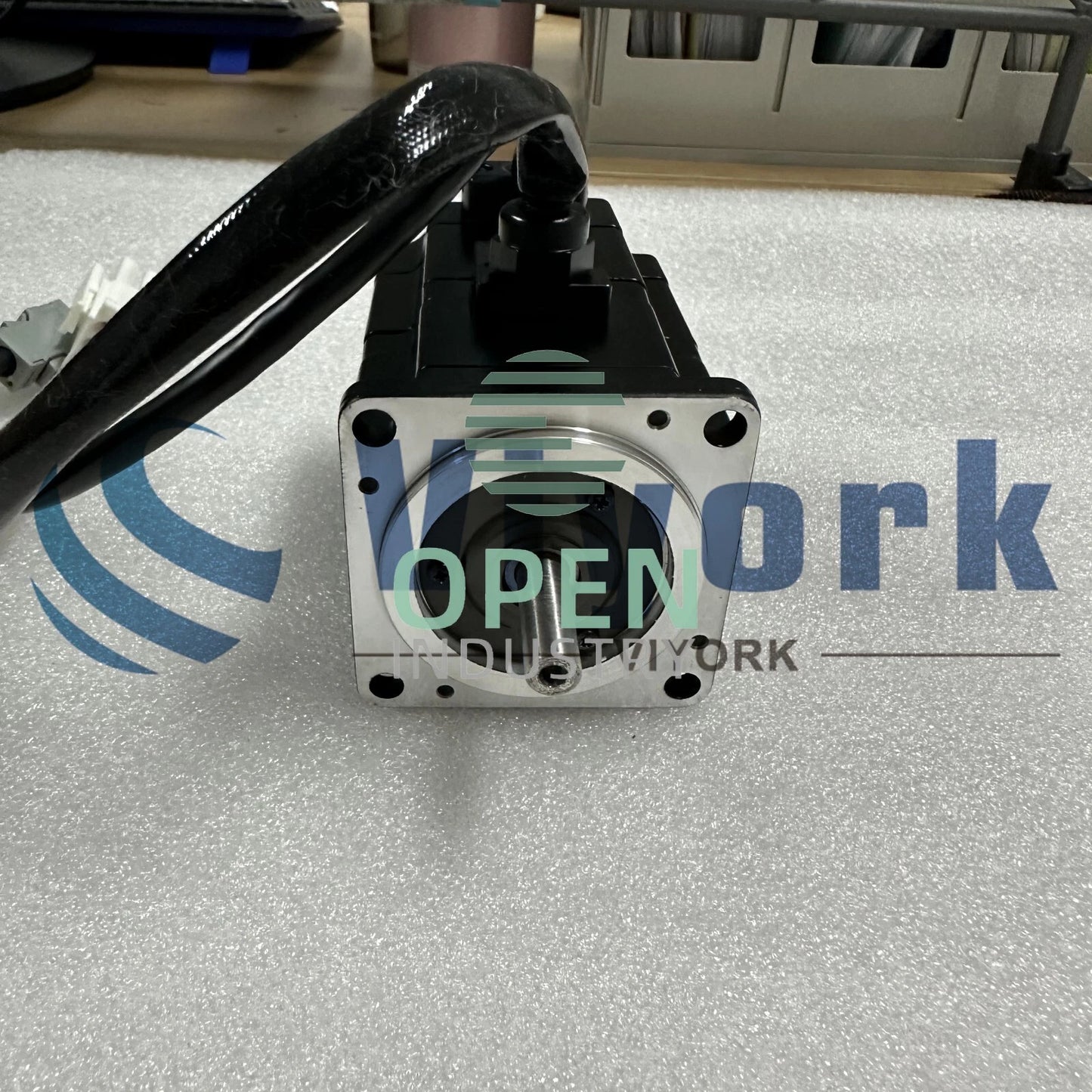 1PCS Yaskawa SGMPH-01AAA2C AC SERVO MOTOR