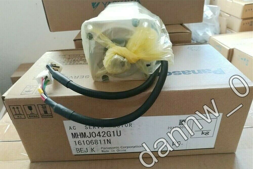 new  Panasonic MHMJ042G1U AC Servo motor fast