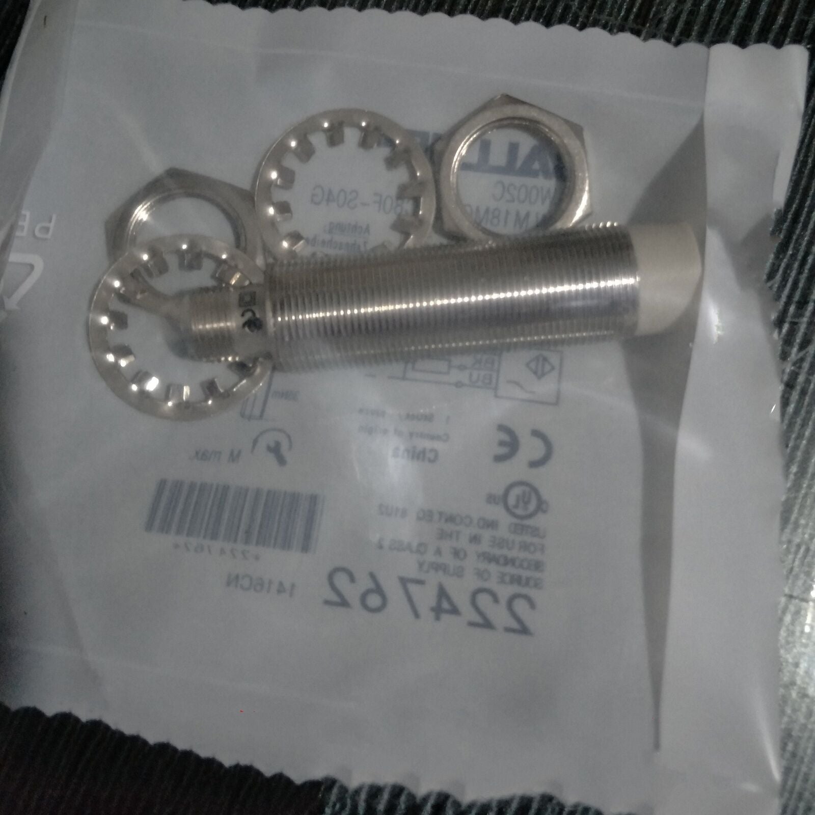 Proximity sensor BALLUFF M18MG-UAC80F-S04G - BALLUFF