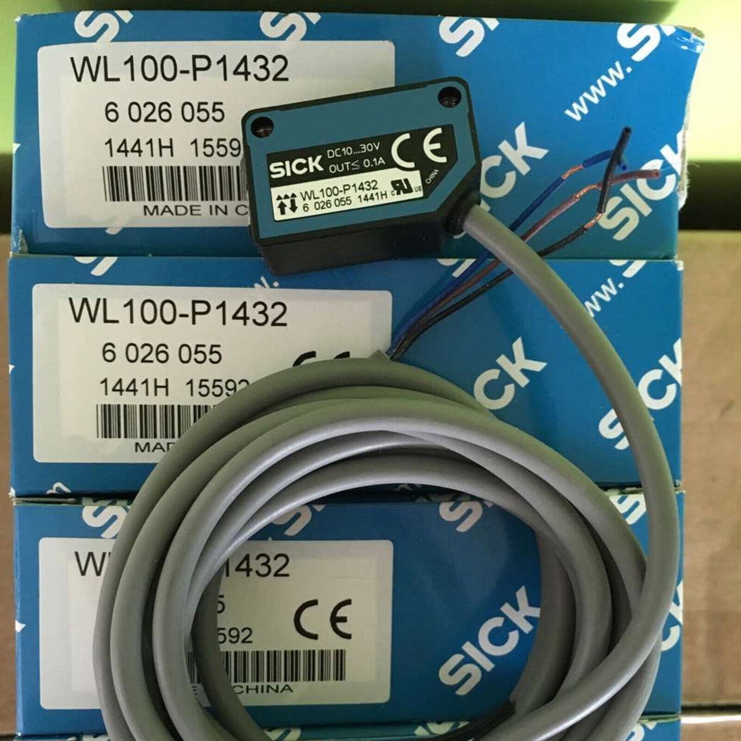 ONE SICK WL100-P1432 Photoelectric Sensor Spot Stock - SICK