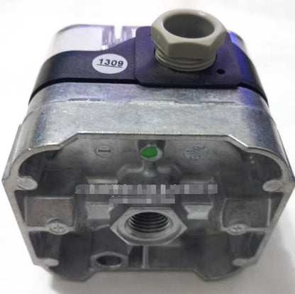 1PCS  DUNGS NB500A4 Pressure Switch In Box