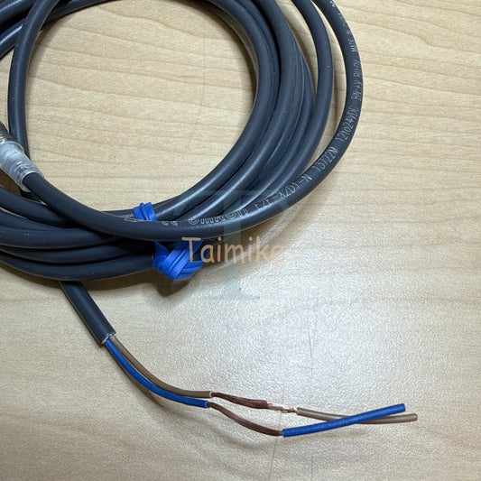 ! Omron E2E-X2D1-N Proximity Sensor Prox 13722M