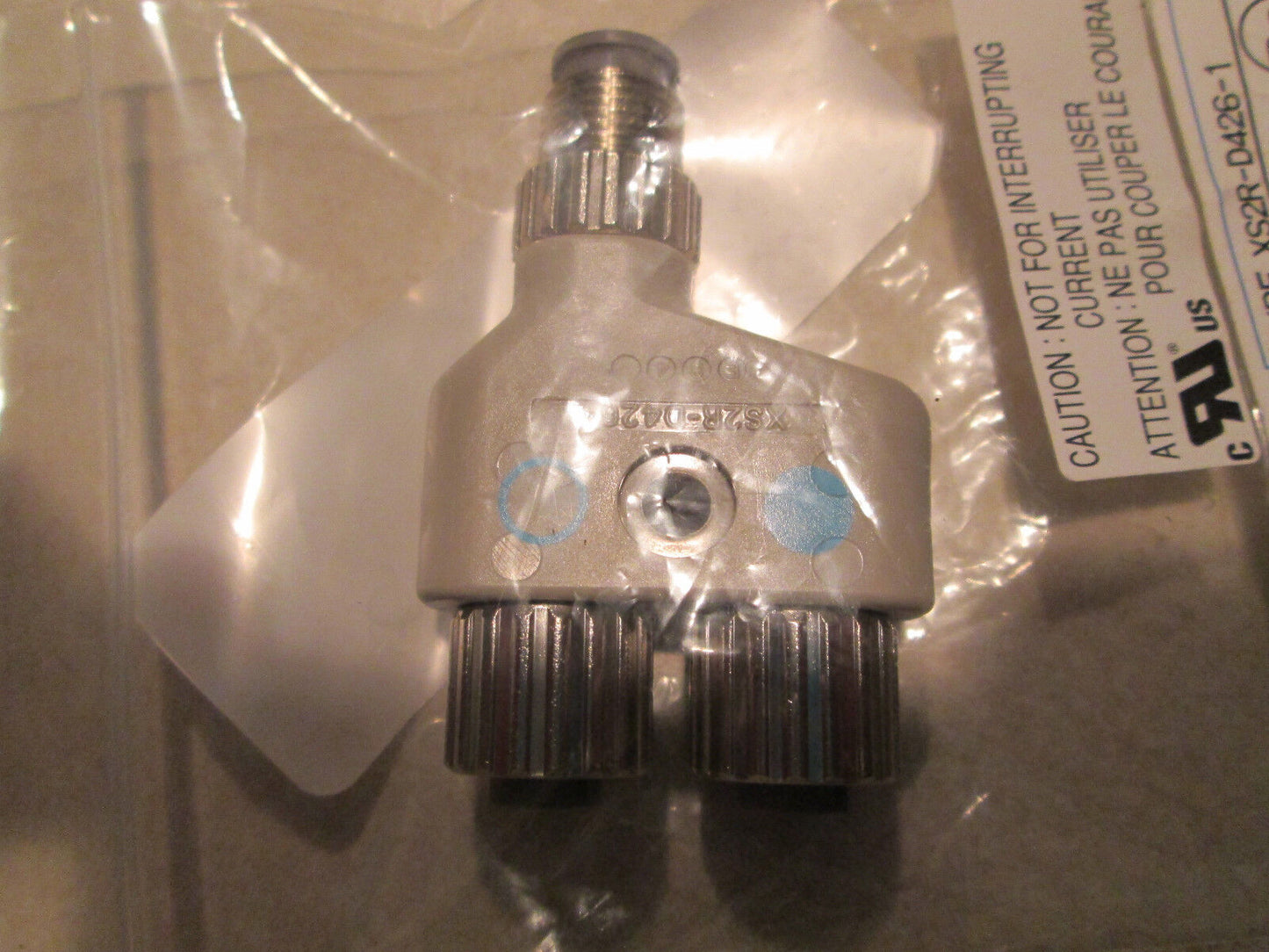 new OMRON connector plug XS2R-D426-1 - OMRON