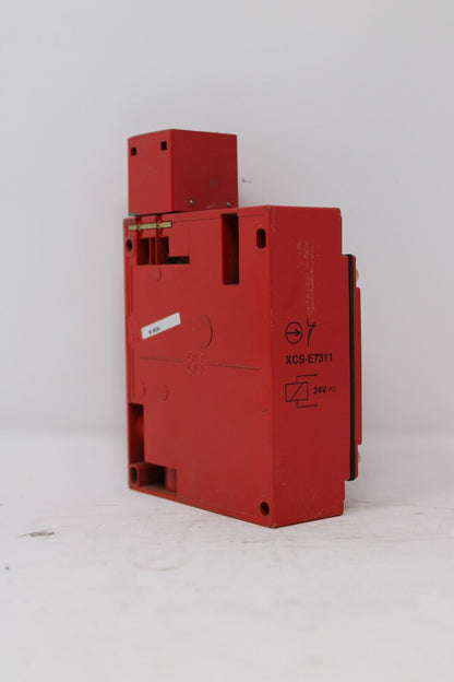 new Telemechanique XCS-E7311 Limit Switch - TELEMECHANIQUE