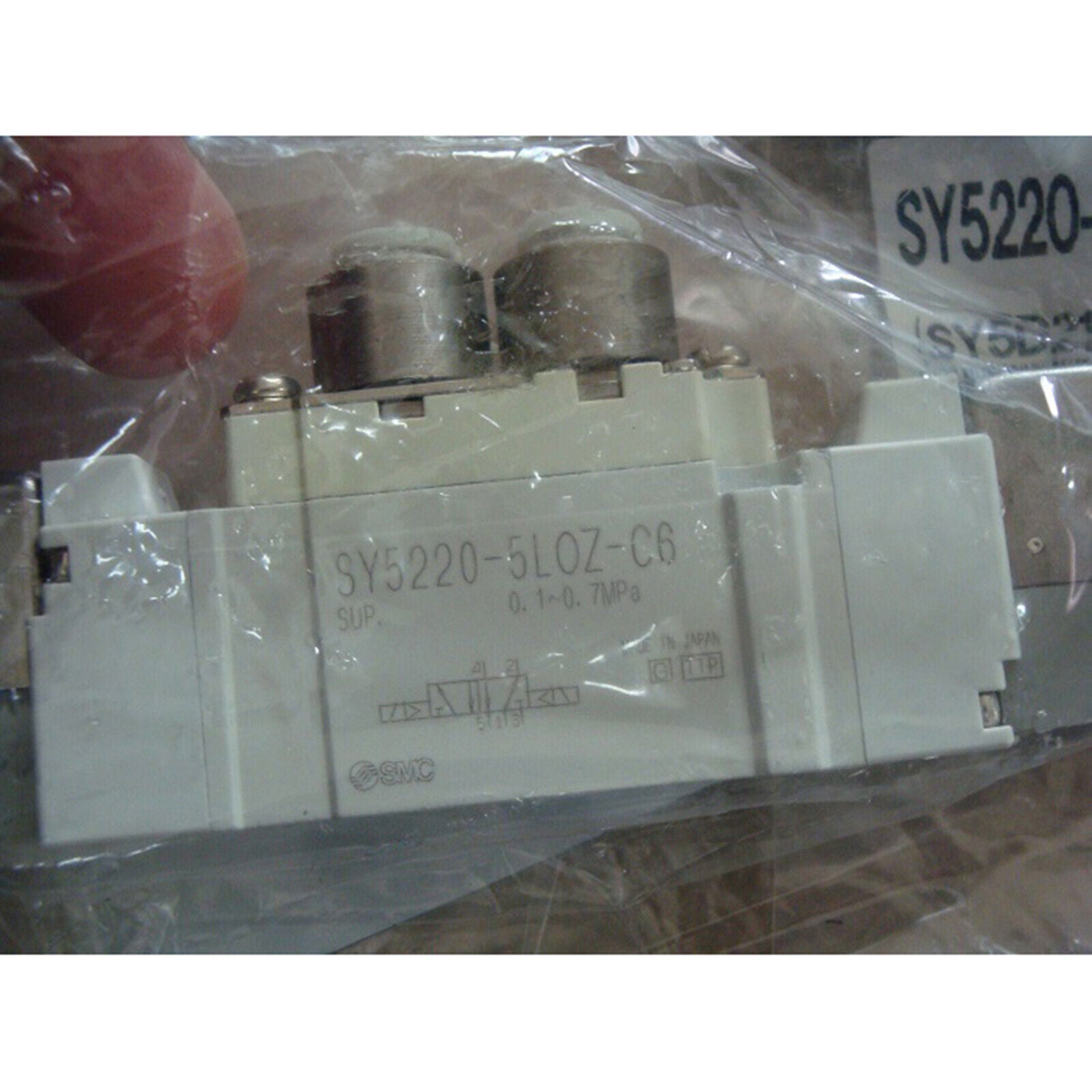 New One SMC Solenoid Valve SY5220-5LOZ-C6 - SMC