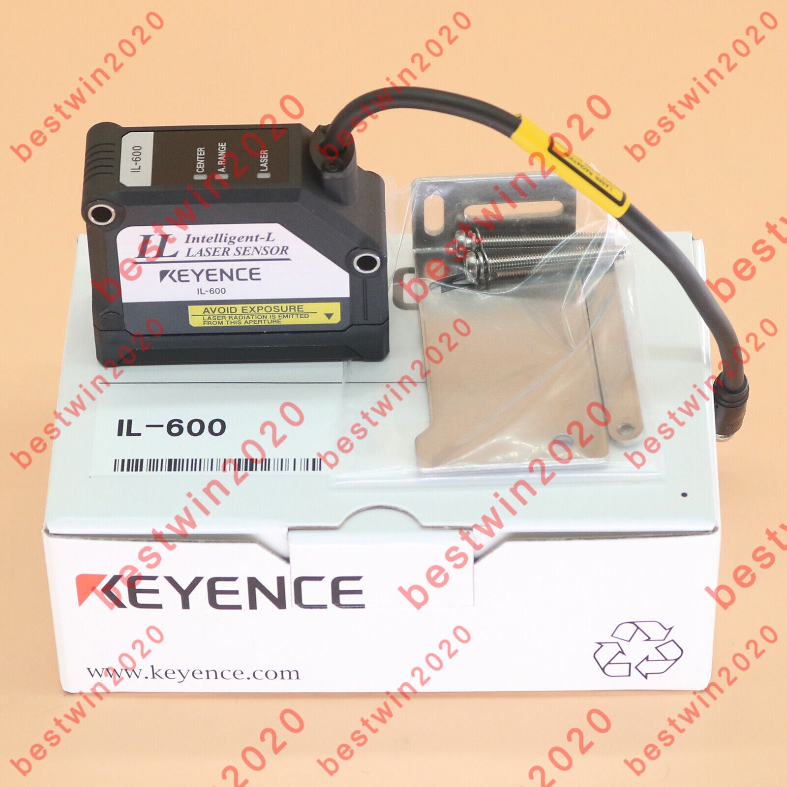 new 1pcs  keyence IL-600 IL-600 Laser Sensor ONE Year