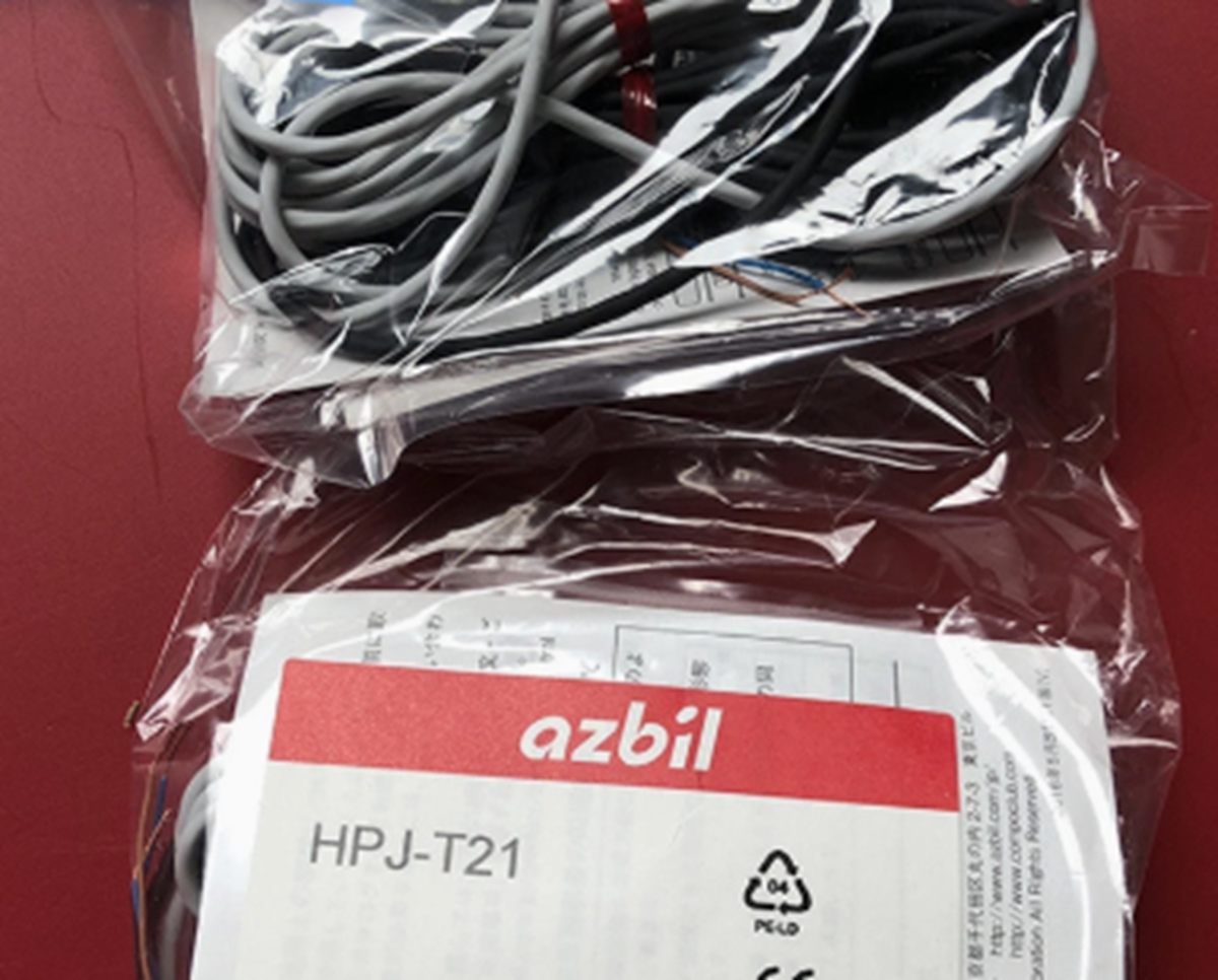 YAMATAKE HPJ-T21 Photoelectric Switch Sensor - YAMATAKE HPJ-T21 Photoelectric Switch Sensor with 24V DC Input, 100% Efficient Performance, Industrial Grade - YAMATAKE