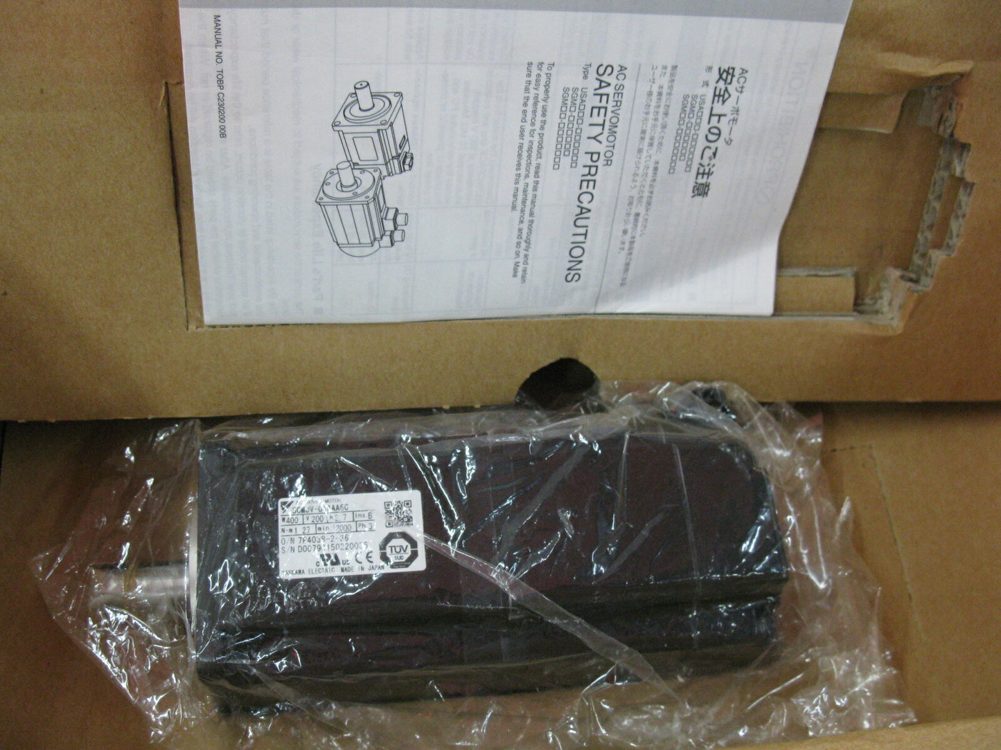 1PC YASKAWA AC SERVO MOTOR SGMPH-08AAA6C