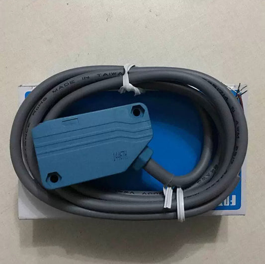 1PC  Fotek E3G-8MX E3G-8MX+MR-1+BR-1 Photo Sensor  Free Ship