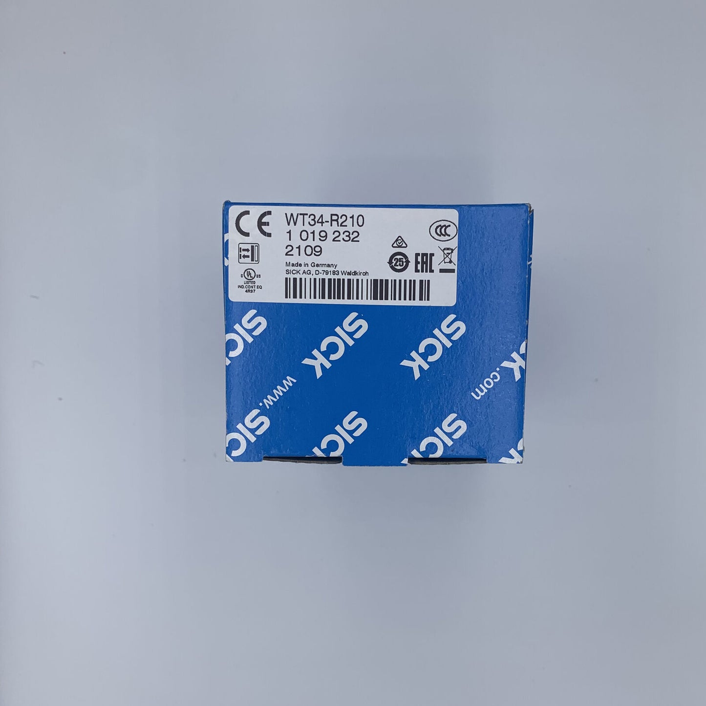 new 1PC SICK WT34-R210 photoelectric switch spot stock - SICK
