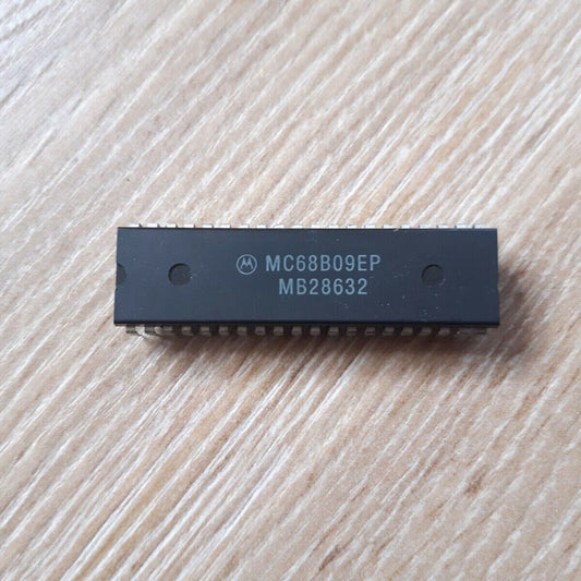 50pcs Motorola MC68B09EP DIP-40 8-Bit Microcontroller - MOTOROLA
