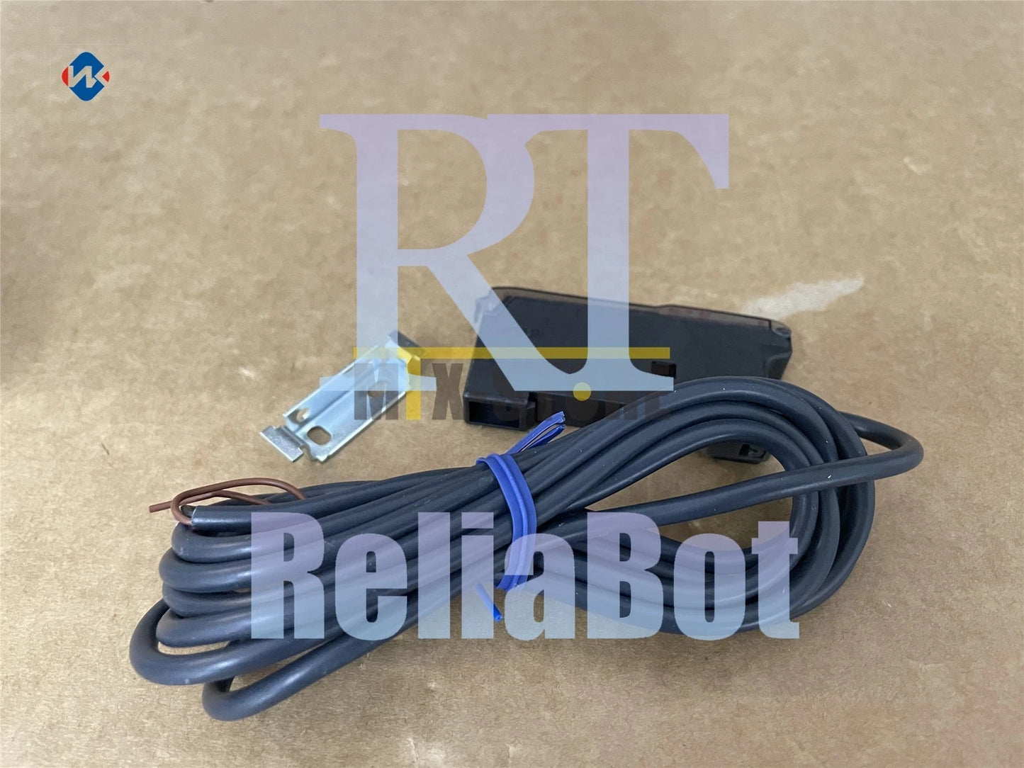 1pcs IN BOX Omron E3X-SD41