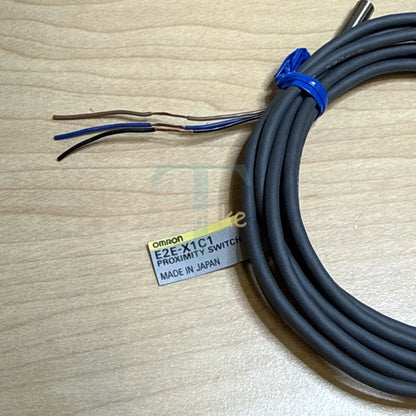 ! Omron E2E-X1C1 Proximity Switch - Open Box