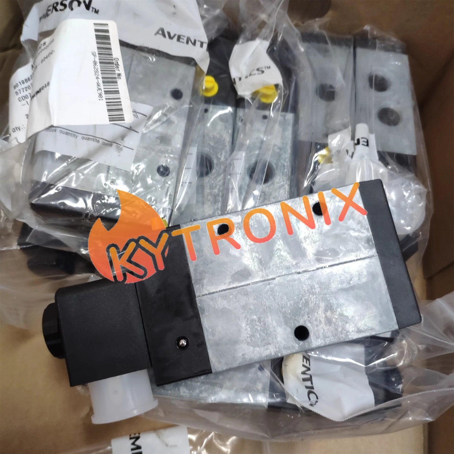 1PC AVENTICS Reversing Valve 5772070220 24V Solenoid Valve Free delivery