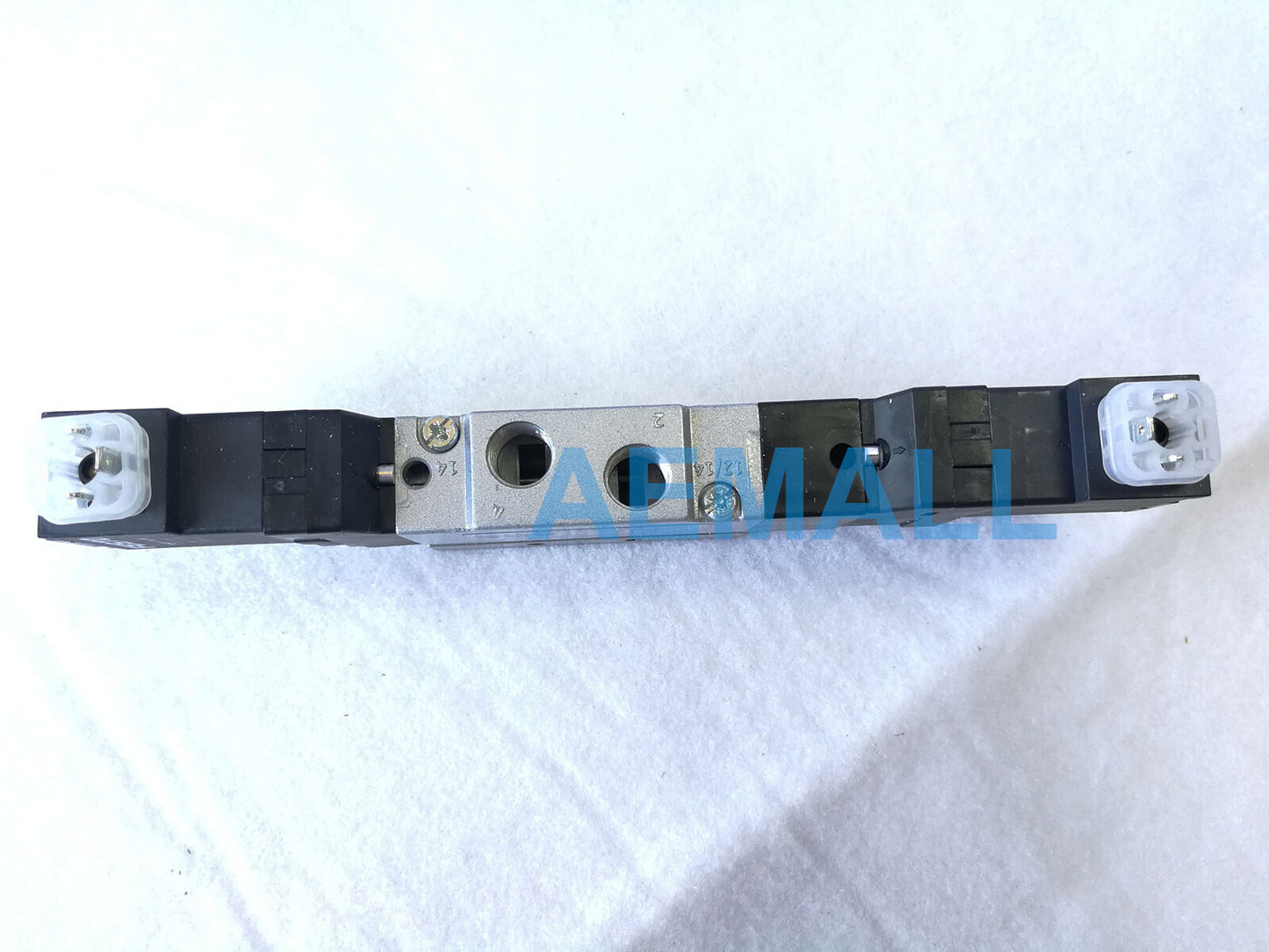 1pc Festo Solenoid Valve MEBH-5/3G-1/8-B 173016 Solenoid Valve