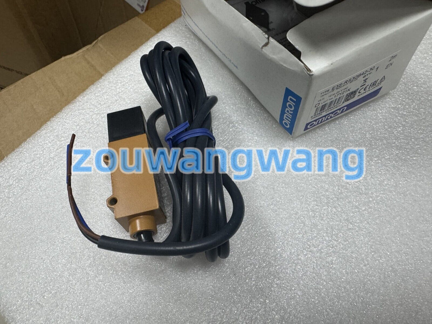 new 1PCS Omron E3S-RS30B42-30 Photoelectric Switch
