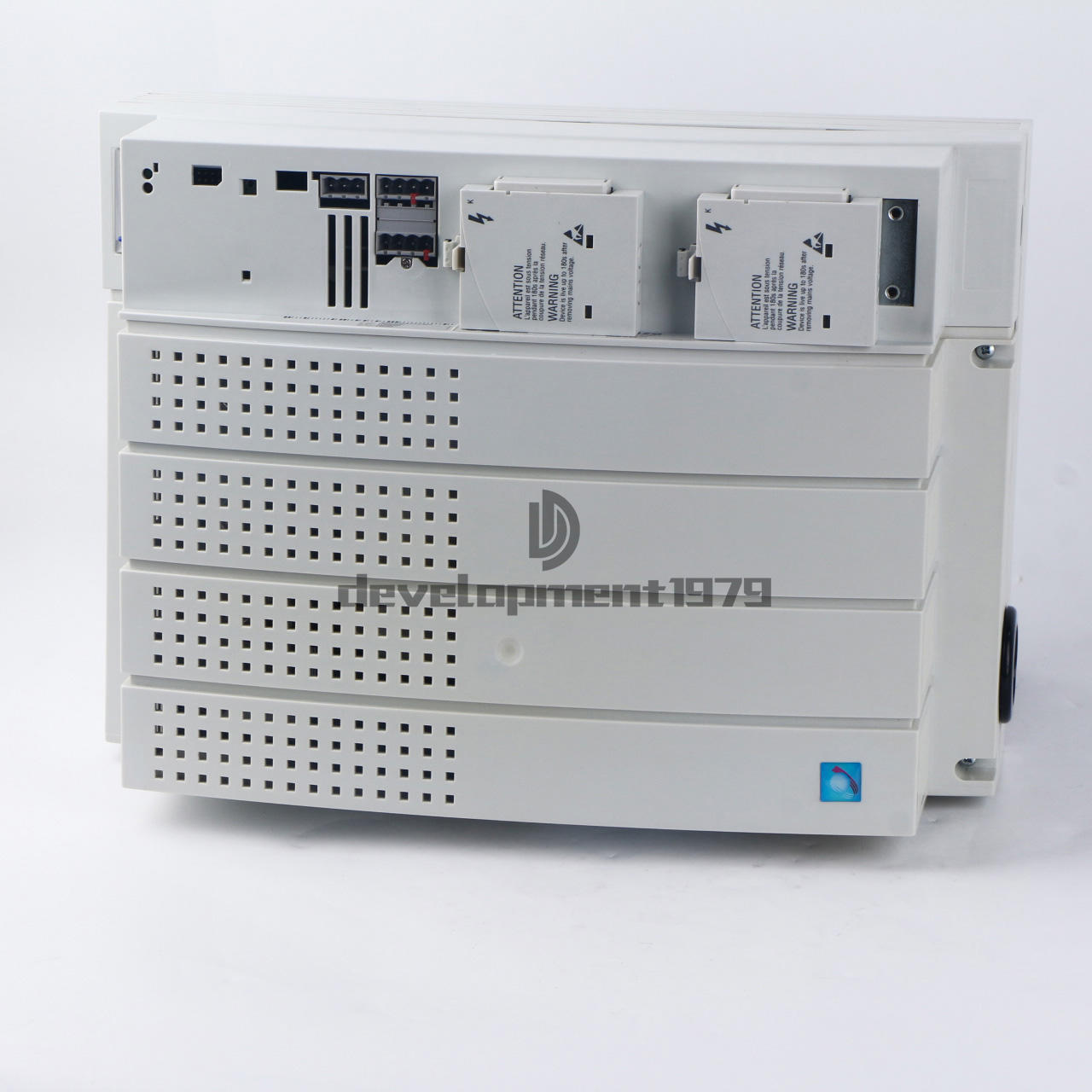 new ONE Lenze E82EV223K4B241 E82EV223-4B241 Frequency Inverter Converter - LENZE