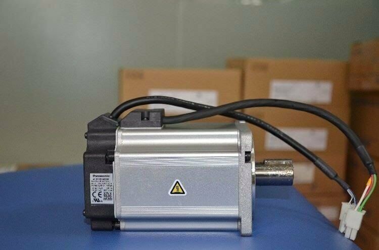 New 1Pcs MSMJ012G1V Servo Motor - PANASONIC