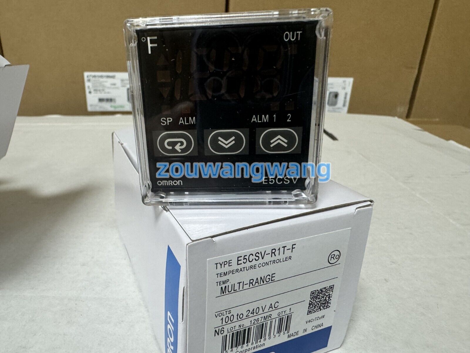new In Box Omron E5CSV-R1T-F E5CSVR1TF Temperature Controller - OMRON