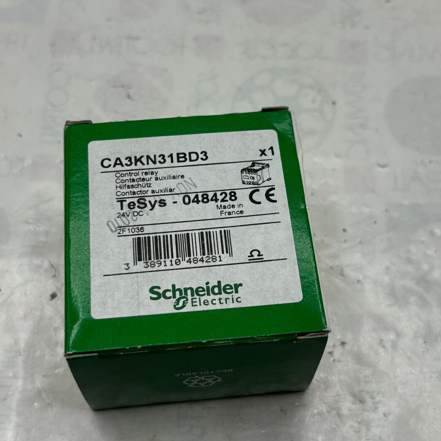 new Schneider CA3KN31BD3 Control Relay 24VDC Coil - SCHNEIDER