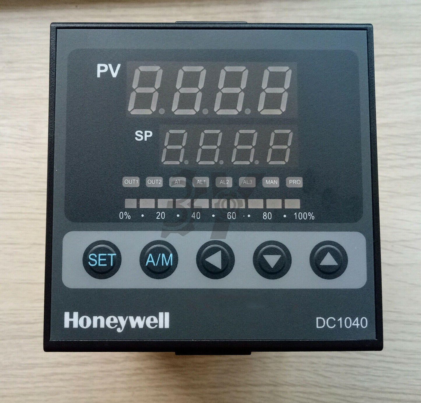 new ONE Honeywell DC1040CR-302000-E Thermostat